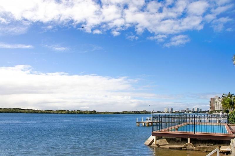 Banyandah Towers Aparthotel Maroochydore Exterior foto